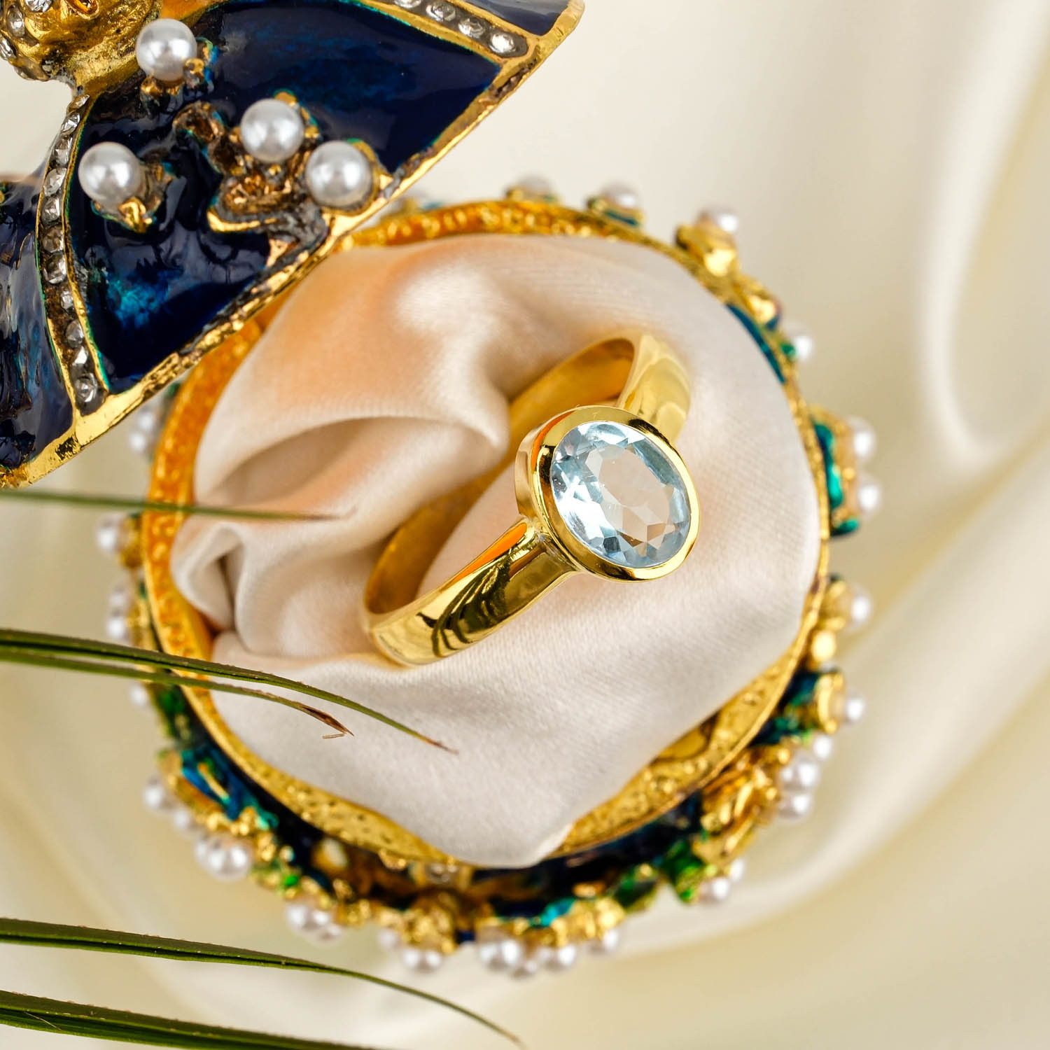 konya-dogaltas-evi-blue-topaz-tasi-925-ayar-gumus-gold-kaplama-tasarimli-bayan-yuzuk.jpg Blue Topaz Taşı 925 Ayar Gümüş Tasarımlı Gold Kaplama Bayan Yüzük - Görsel 1