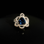 Orijinal London Blue Topaz Taşı ve Pırlanta Süslemeli 925 Ayar Gümüş Tasarım Kadın Yüzük - Görsel 3