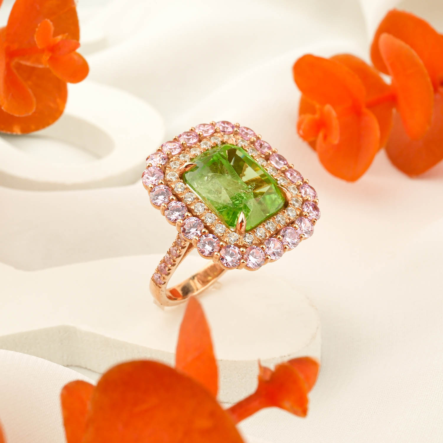 konya-dogaltas-evi-ozel-tasarim-zebercet-pembe-mozanite-ve-swarovski-tasi-925-ayar-gumus-rose-bayan-yuzuk.jpg Özel Tasarım Zebercet, Pembe Mozanite ve Swarovski Taşı 925 Ayar Gümüş Tasarım Rose Kadın Yüzük - Görsel 1