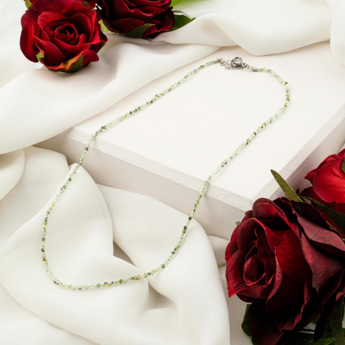 Prehnite Doğal Taş Faset Kesim Dizi Kolye (1.5-2mm)