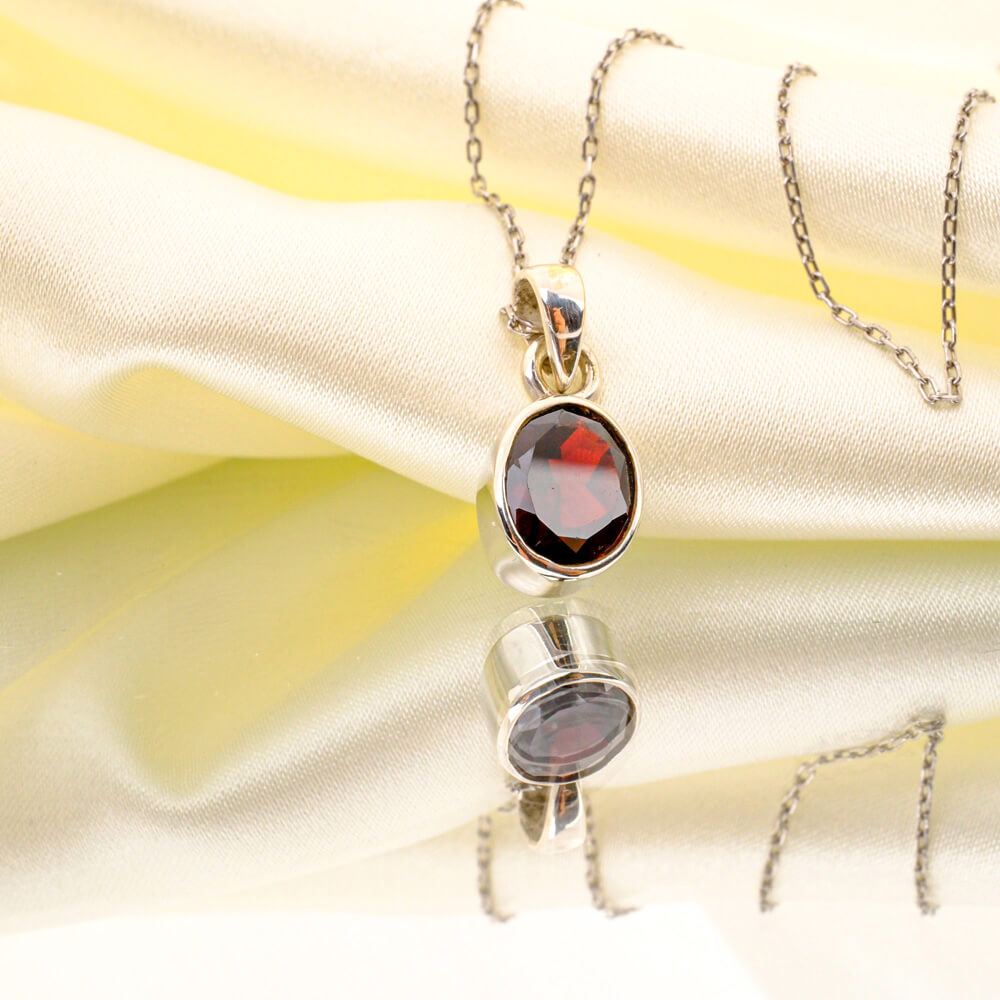 Garnet (Lal) Doğal Taş Gümüş Bayan Kolye