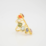 Bague de luxe pour femme en argent sterling 925 plaqué or ornée de sept pierres naturelles originales multicolores de coupe facettée.