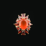Anillo de diseño de lujo en plata de ley 925 chapado en oro, adornado con una gema de ágata naranja y granates de corte faceteado.