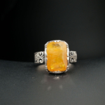 Bague de prestige faite main ornée d'un saphir jaune naturel original de 8,25 carats sur monture en argent 925.