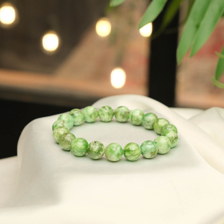 Klassisches Design-Armband aus originalen 10-11mm 5A+ grünen Variscite-Natursteinen im glatten Rundperlen-Schliff.