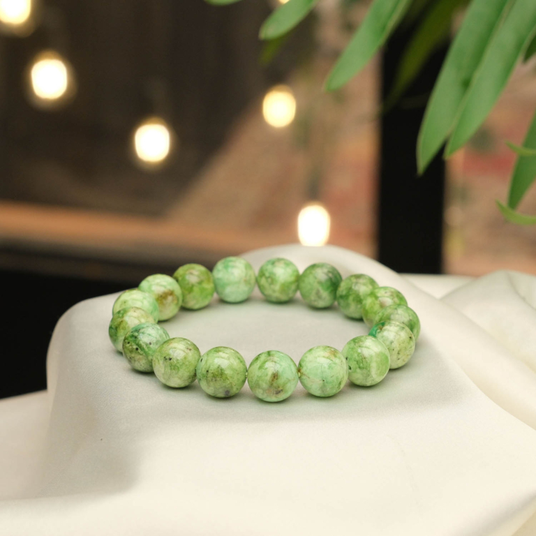 Klassisches Design-Armband aus originalen 12-13mm 5A+ grünen Variscite-Natursteinen im glatten Rundperlen-Schliff.