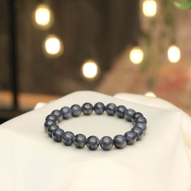 Klassisches Design-Armband aus originalen 8-9mm 5A+ blauen Saphir-Natursteinen im glatten Rundperlen-Schliff.