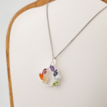 Pendentif de luxe en forme de goutte en argent 925 sterling orné de sept pierres naturelles originales coupe marquise.