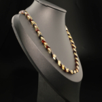 Collar de diseño para adulto en ámbar báltico natural original certificado de 7-10gr y 50-55cm de longitud.