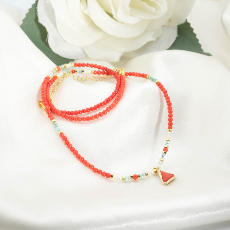 Echte 925 Silber Damen Design-Kette mit 2mm Tunesien Koralle, Perle, Türkis und goldenem Hämatit mit Dreieck-Anhänger.