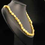 Collier pour adulte en ambre baltique naturel original certifié (13-15g, 53-58cm) avec perles de couleur jaune citron et beurre.