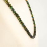 Collier de design pour femme en argent 925 (42+5cm) avec perles rondelles en tourmaline verte naturelle (4x5,5mm).