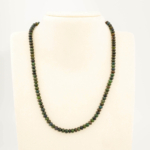 Collar de diseño para mujer en plata de ley 925 con cuentas rondelle de turmalina verde natural (4x5,5mm).