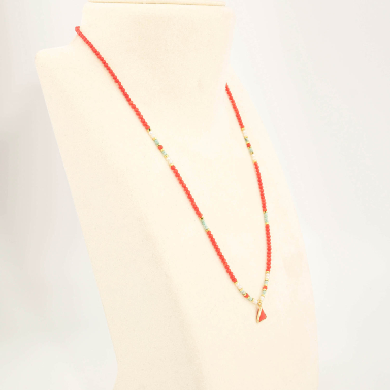 عقد نسائي فاخر من فضة ٩٢٥ مع خرز مرجان تونس 2mm واللؤلؤ والفيروز والهيماتيت الذهبي مع قلادة مثلث.