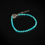 Pulsera de diseño minimalista adornada con cuentas de 4mm de gema de turquesa natural original y plata 925.