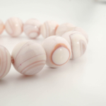 Bracelet de prestige orné de perles rondes de 12-13mm en agate du Mexique naturelle originale de qualité 7A+.