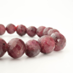 Pulsera de diseño elegante adornada con cuentas de 10-11mm de gema de rubí natural original calidad 5A+ facetada.