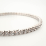 Bracelet tennis de luxe en argent sterling 925 serti de cristaux de Swarovski transparents.