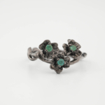 Bague de luxe en argent sterling 925 bruni ornée de trois pierres d'émeraude naturelle originale.