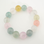 Bracciale di design ornato con sfere da 15-16mm di gemma di morganite originale 7A+ con sfumature rosa e azzurre.