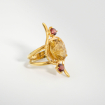 Bague pour femme en argent 925 doré sertie d'une citrine naturelle de 5,2 ct et de grenats rouges.