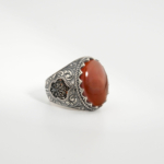 Bague pour homme faite main en argent 925 sertie d'une agate du Yémen naturelle rouge-brun taillée en cabochon.