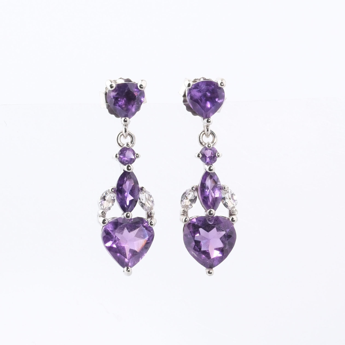Boucles d'oreilles pendantes en argent 925 avec améthyste naturelle originale en forme de cœur et zircons.