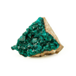 Échantillon de pierre naturelle de dioptase brute d'un vert émeraude intense.