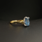 Bague solitaire pour femme en argent 925 doré sertie d'une aigue-marine naturelle bleue de 2,30 ct.