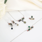 Orijinal damla kesim siyah opal ve safir taşlı 925 ayar gümüş 45+5cm kolye, 17+3cm bileklik, küpe ve yüzük kadın set.