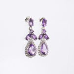 Pendientes colgantes en plata de ley 925 con amatista natural original en forma de gota y circonitas.